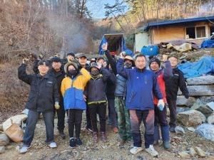 산솔면 지역사회보장협의체와 베트남 근로자들이 함께하는 연탄봉사